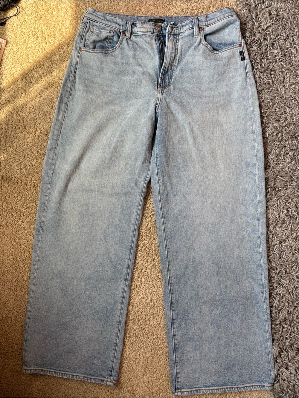 Silver Jeans Light Wash Women's Baggy Wide Leg Crop Jeans (wear cuffed/not)